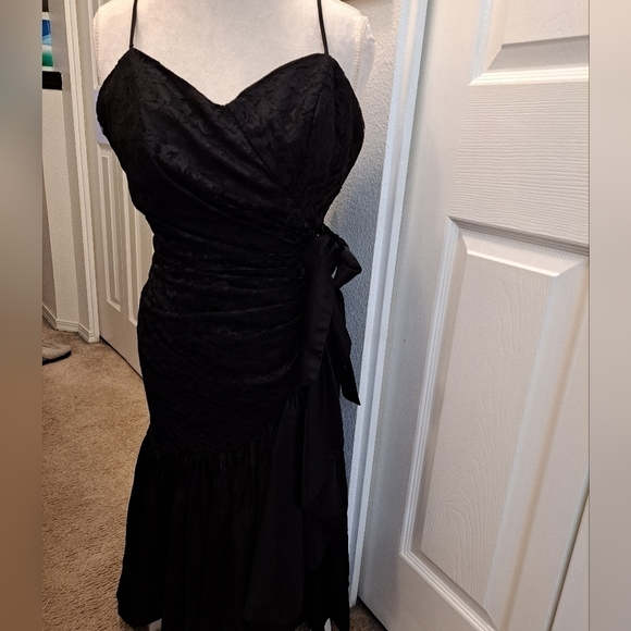 Vintage Steppin Out Black Lace Goth Dress   Size  7 - Picture 1 of 10